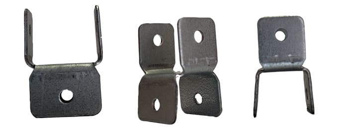 soporte, sujeción, pieza de unión, fijador, conector, acople, empalme, abrazadera de sujeción, sujetador, enganche, anclaje, pieza de ensamblaje, abrazadera de refuerzo, pieza de conexión, abrazadera metálica.
