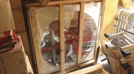 Empaque en caja de madera del Extractor e Inyector de Aire Axial 24'' para Invernadero e Industria | 1/2 HP 